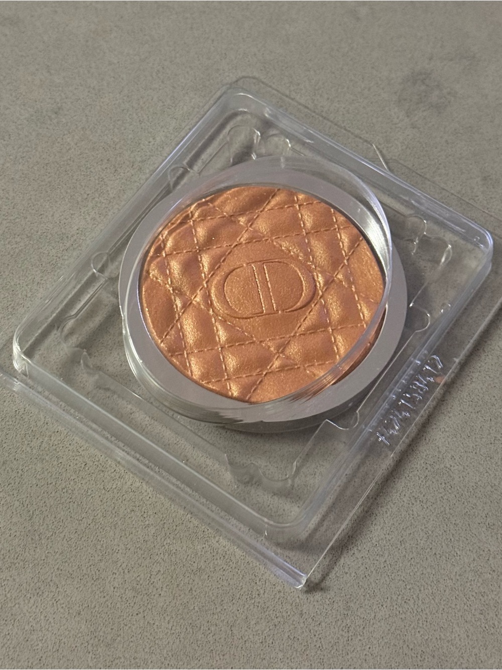 07 Dior Forever Glow Luminizer